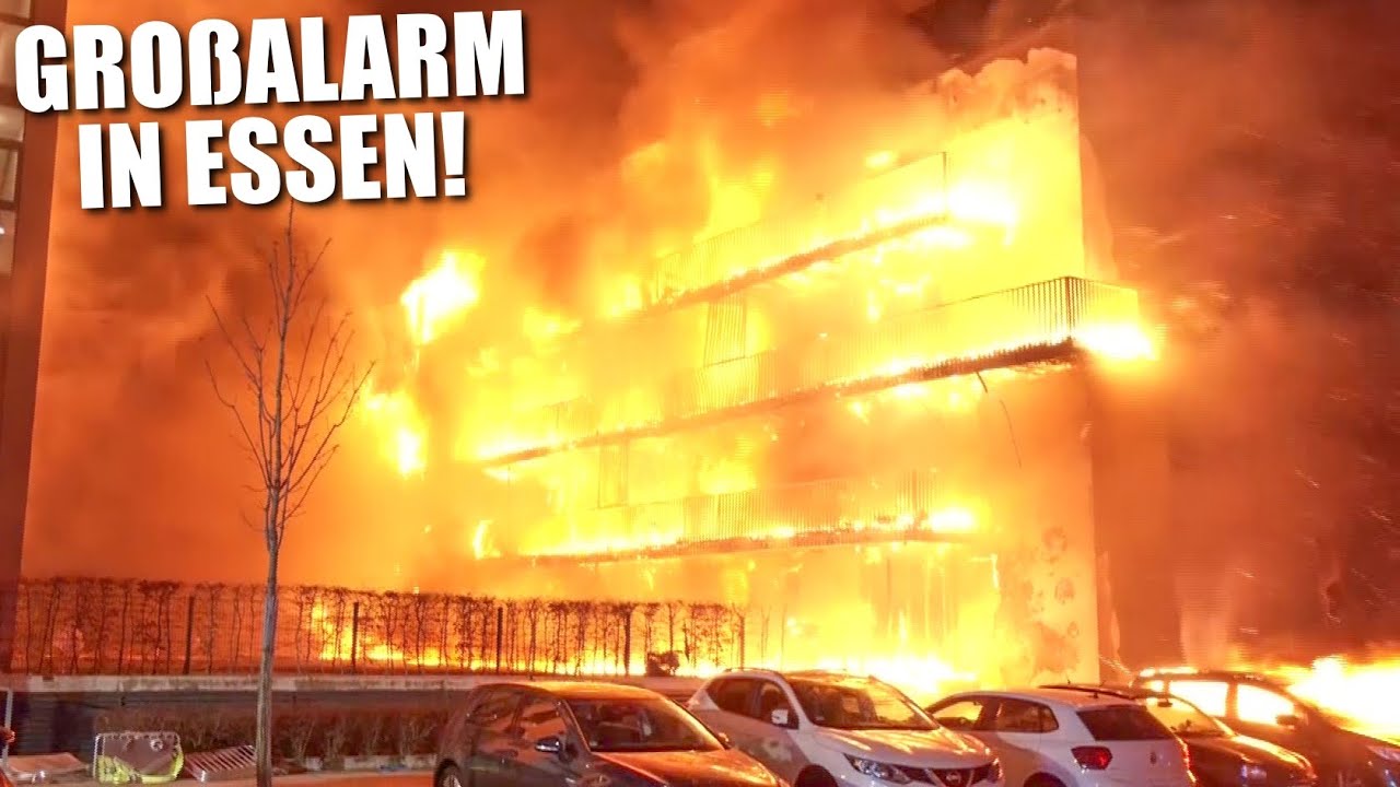 [WOHNKOMPLEX IN VOLLBRAND!] - Flammeninferno & massive Rauchentwicklung ~ Vollalarm Feuerwehr Essen