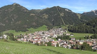 &quot;Pozza di Fassa&quot;. Trento. Italia in 4 K