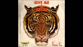 Vivien Vee - Give Me A Breack