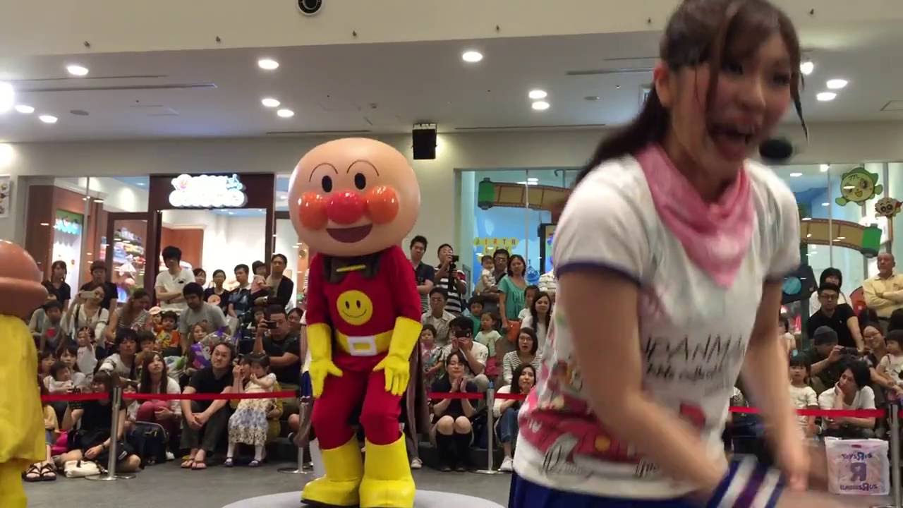 神戸アンパンマンこどもミュージアム&モールのショー最前列「神戸だんす！だんす！ミュージアム」