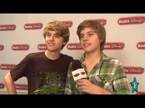dylan-&-cole-sprouse's-funny-interview-at-radio-disney!