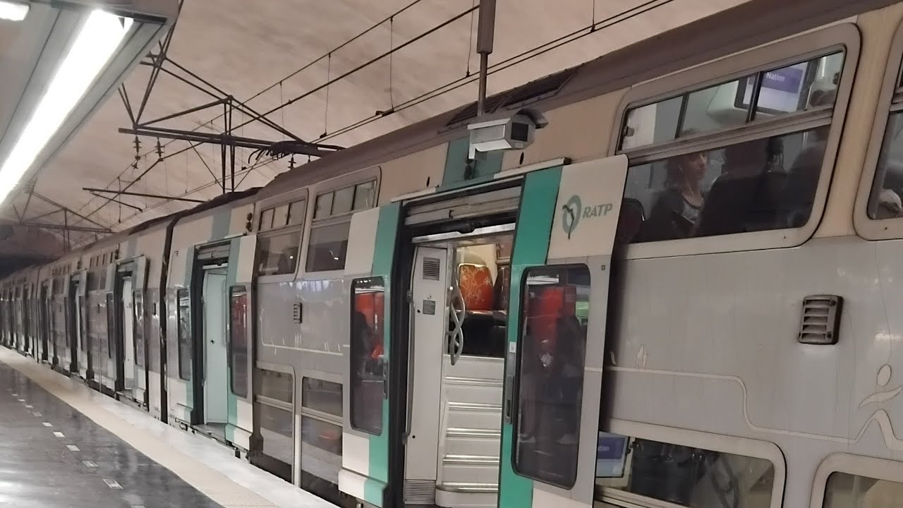 Spot à la gare de Nation sur le RER A avec que des mi09 