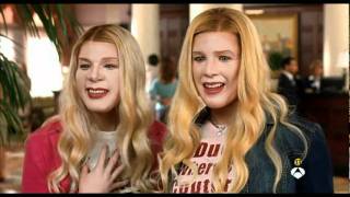 Dos Rubias De Pelo En Pecho