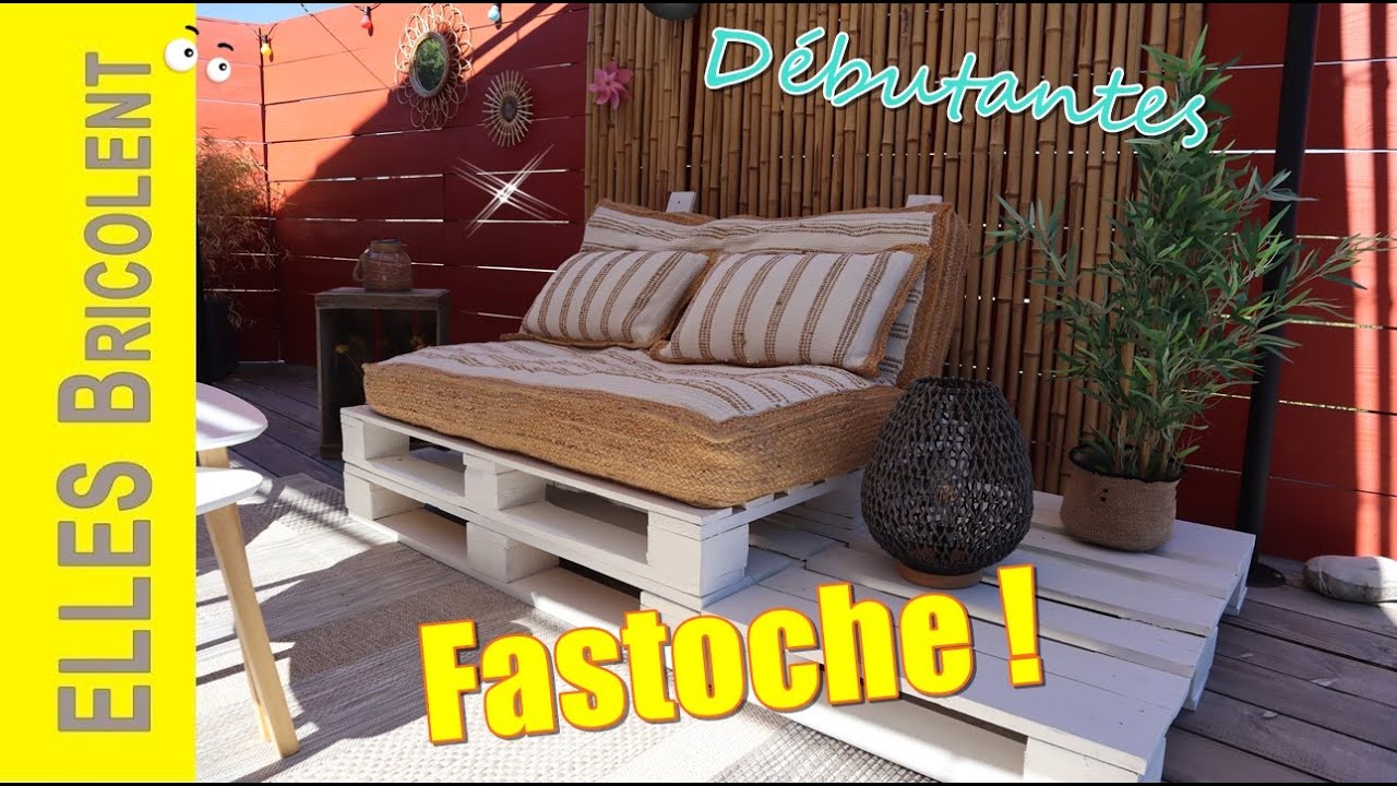 Créer une banquette en bois pour un salon estival