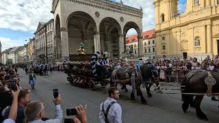 Trachten- und Schützenumzug zum Oktoberfest 2023 (komplett) am Odeonsplatz