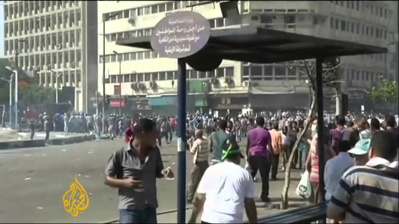 متظاهر يزعم أن طائرات هليكوبتر أطلقت النار على حشود في القاهرة