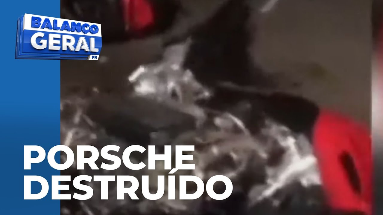 Polícia investiga acidente com carro de luxo que ficou completamente destruído Polícia investiga acidente com carro de luxo que ficou completamente destruído