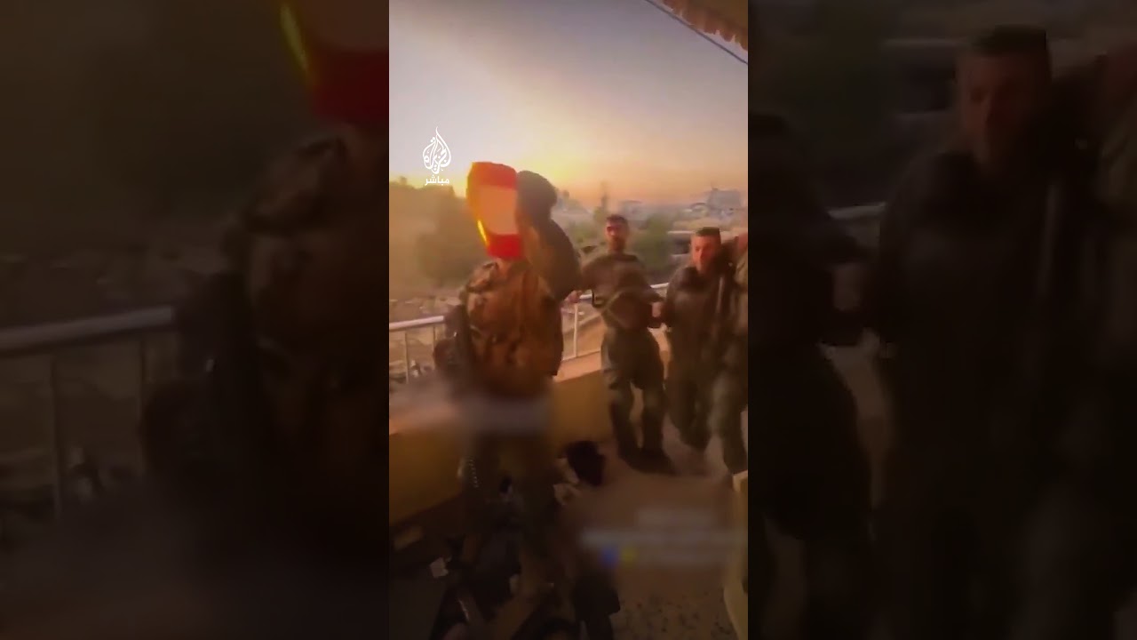جنود إسرائيليون يحرقون العلم اللبناني.. وأفيخاي أدرعي يعلق: لا يليق بقيم الجيش