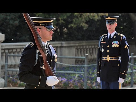 アーリントン国立墓地の衛兵交代式 (無名戦士の墓) The Old Guard