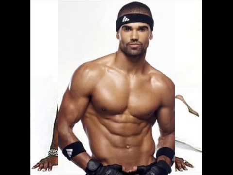 Video: Valor neto de Shemar Moore: wiki, casado, familia, boda, salario, hermanos