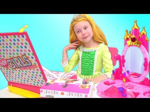 Alice Pretend Play in house for Princesses