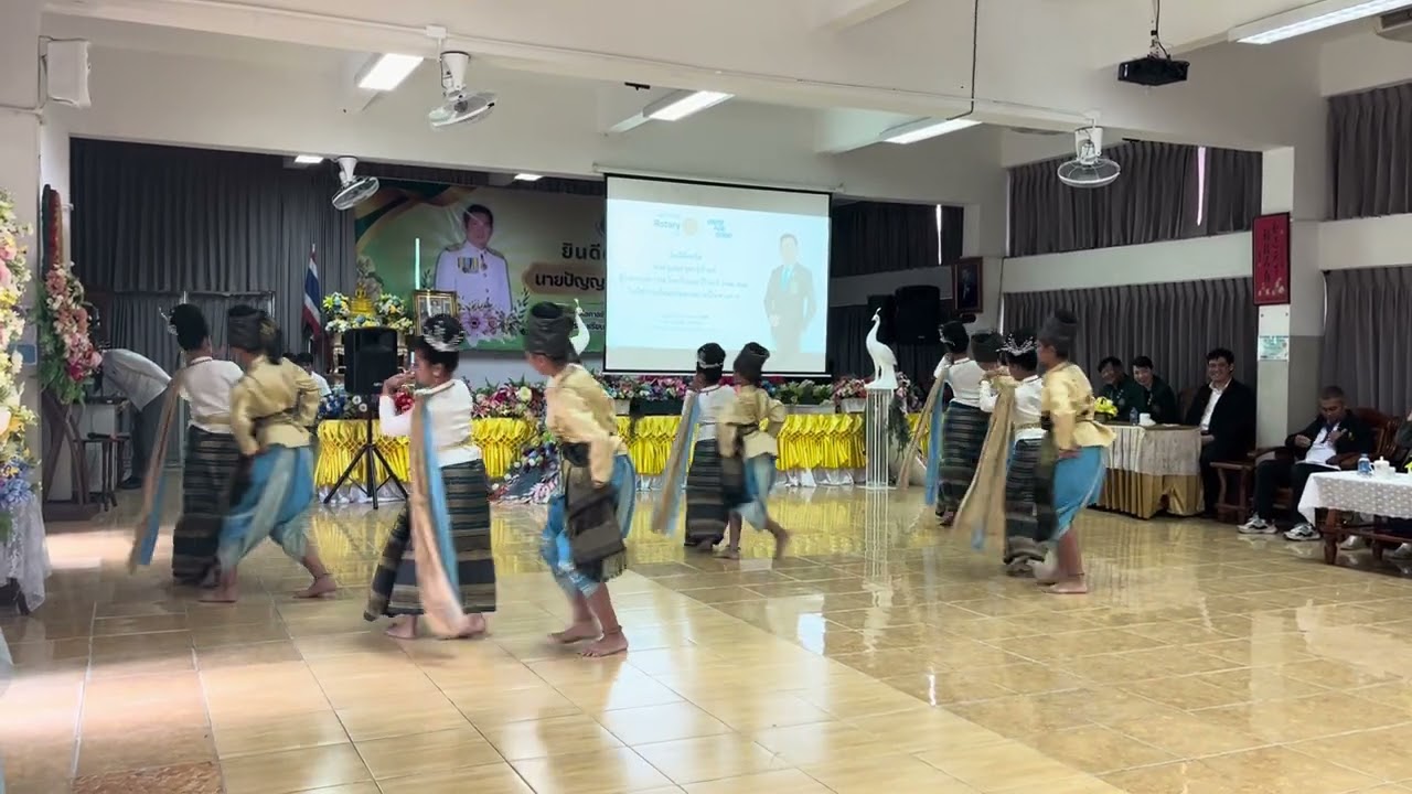 ฟ้อนลาวดวงเดือน งานแก้วตาโรตารี (21 พ.ย. 2568)