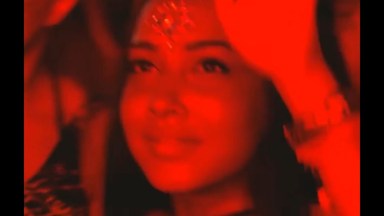 Melodic Tech House - Strollin by kneonic (High Tech Minimal) Techno (Used Behringer Crave + Spire)