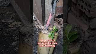 the process of hardening the blade in a unique way #blacksmith #hardening #fyp #kreatif #subscribe