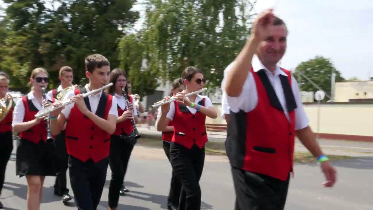 X. Nemzetközi Fúvószenekari Fesztivál Tótkomlós. 2024. augusztus 17-20. Zenekarok felvonulása