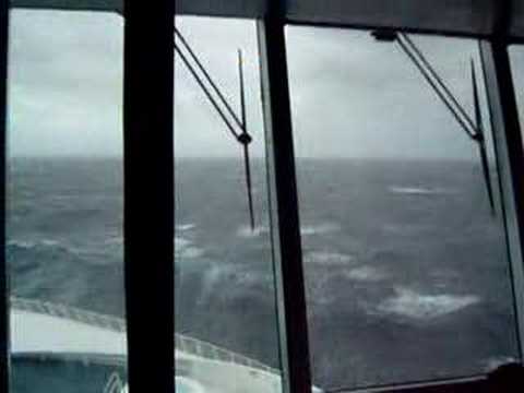Huge Wave hits cruise ship