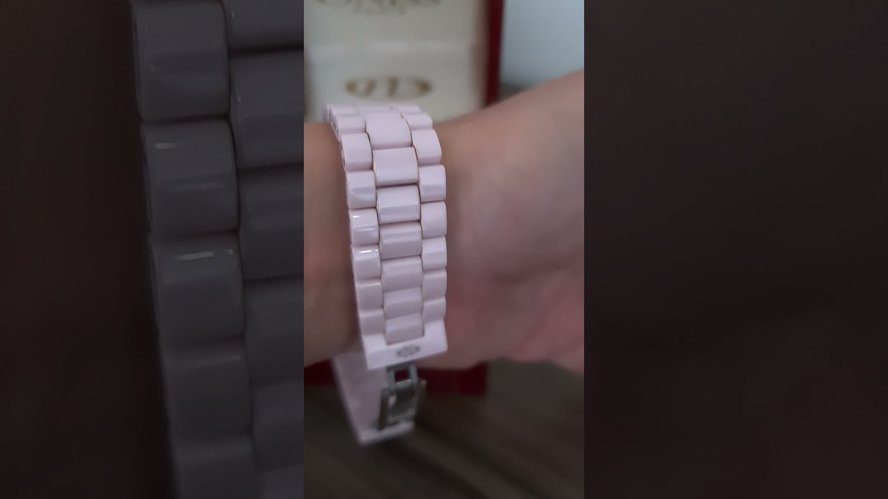 RELÓGIO EM CERÂMICA ROSA ONISS PARIS  MOSTRADOR EM MADREPÉROLA E VISOR CRISTAL  DE SAFIRA