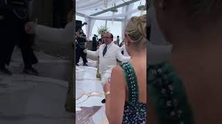 Álvaro Noboa se roba el show del matrimonio de su hijo screenshot 4