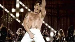 Robbie Williams - Concentrated passion (How Peculiar)