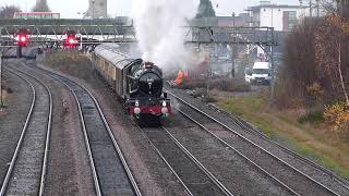 5043 at Burton upon Trent with the outward The Christmas White Rose 10/12/16