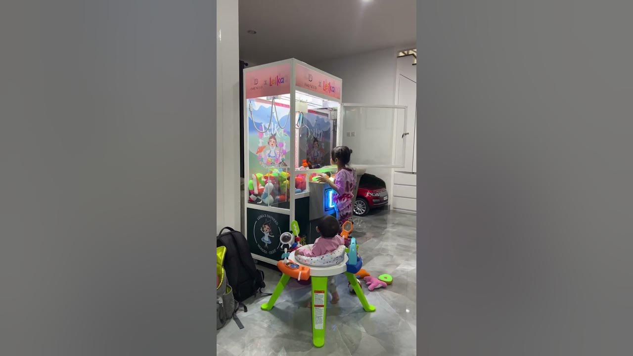 LEIKA DAPET KADO SPESIAL MESIN CAPIT, OMG BISA MAIN SEPUASNYA SINI MAIN KERUMAH LEIKA #leika #viral