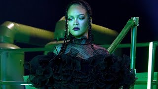 Rihanna at SAVAGE X FENTY Vol. 2 (HD) Resimi