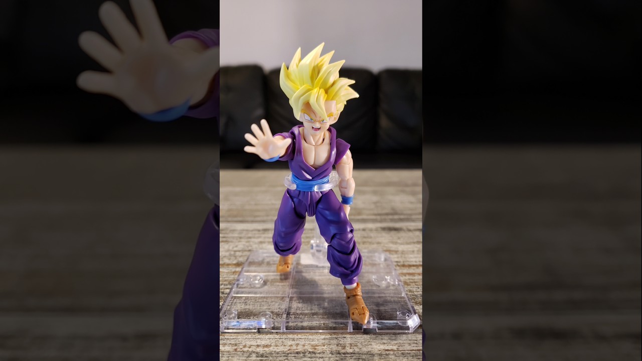 Super Saiyan Son Gohan  - Sh Figuarts - short unboxing 04 