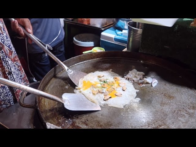 Street Food Thailand - Oyster & Seafood Fried Egg Ratchada Night Market | I Love Foods
