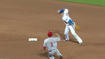 CIN@NYM: Walker makes diving stop, starts double play