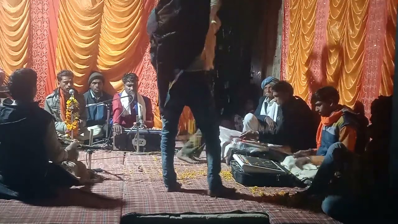 मका मदिना से पिर जी पधारीया गायक अजय भगत जी वसुनिया ग्राम चुनडीपुरा मोबाइल नंबर 7489661997