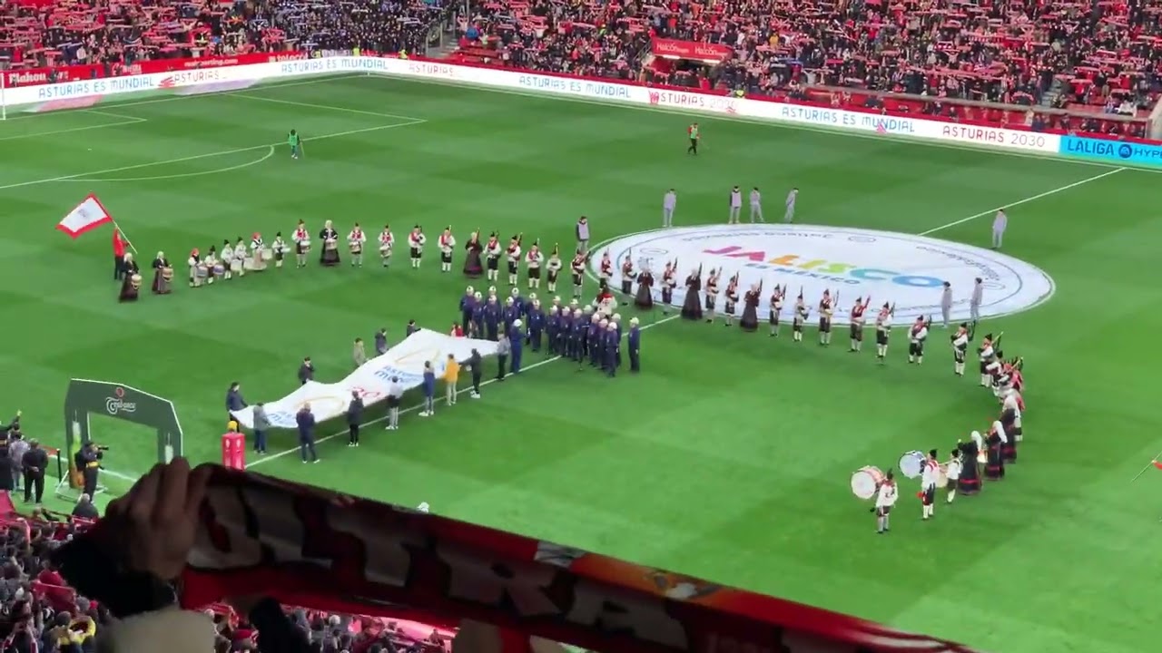 Himno Asturias en El Molinón