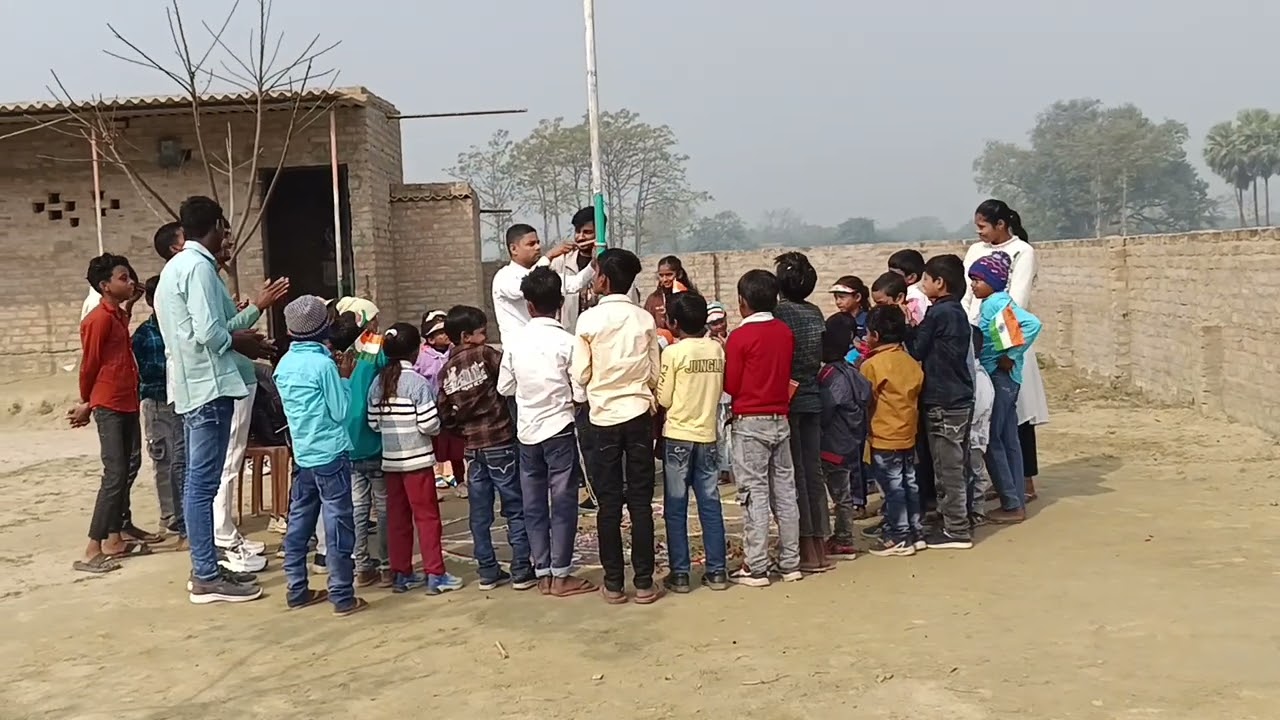 26th January ke din tiranga tolan karate hue phoenix international school 