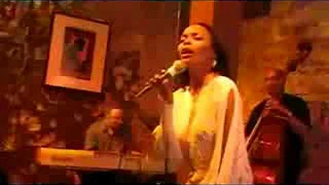 Maria Howell sings "Ain't Nobody"