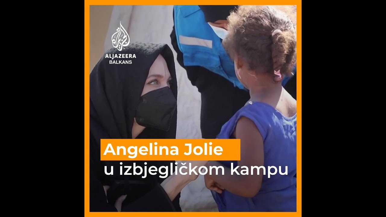 أنجلينا جولي تزور مخيماً للاجئين في اليمن
