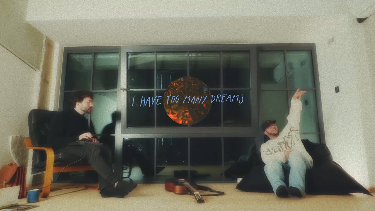 Coubey - FriendsToldMeIHaveTooManyDreams (Official Visualizer)