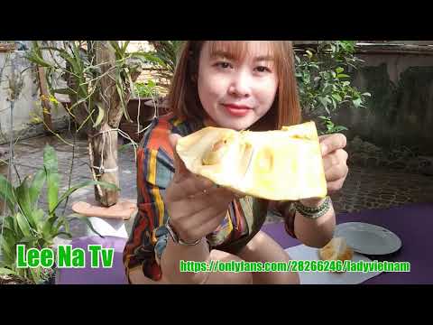 Beautiful single mother peeling delicious jackfruit!    Lee Na Tv