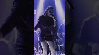 Merve Özbey Bir Derdim Var Resimi