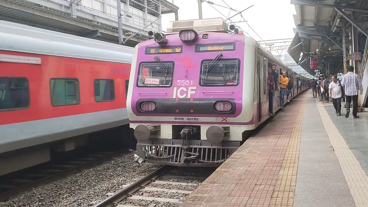Local train mumbai arriving in the vikhroli railway station | Indian railways local trains video