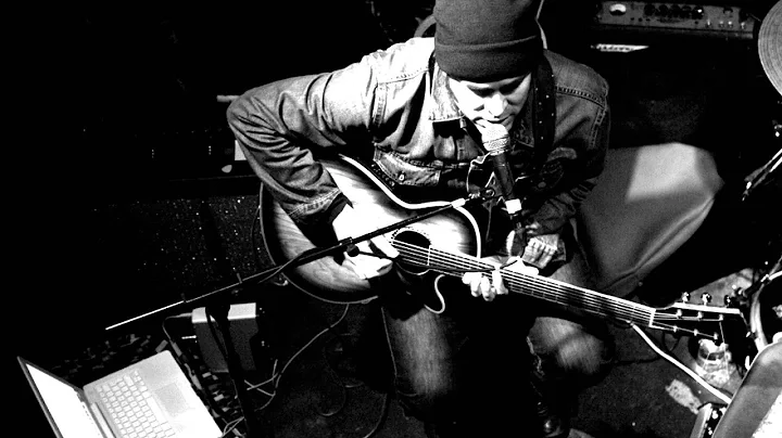 Robert Carey- Hollow (live in the studio)