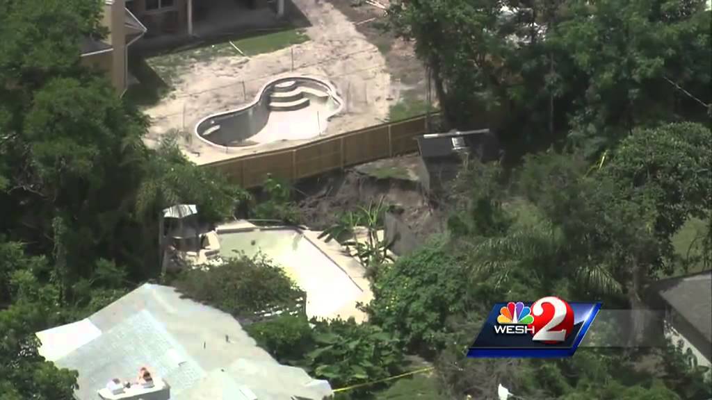 Sinkhole Threatens Winter Park Homes