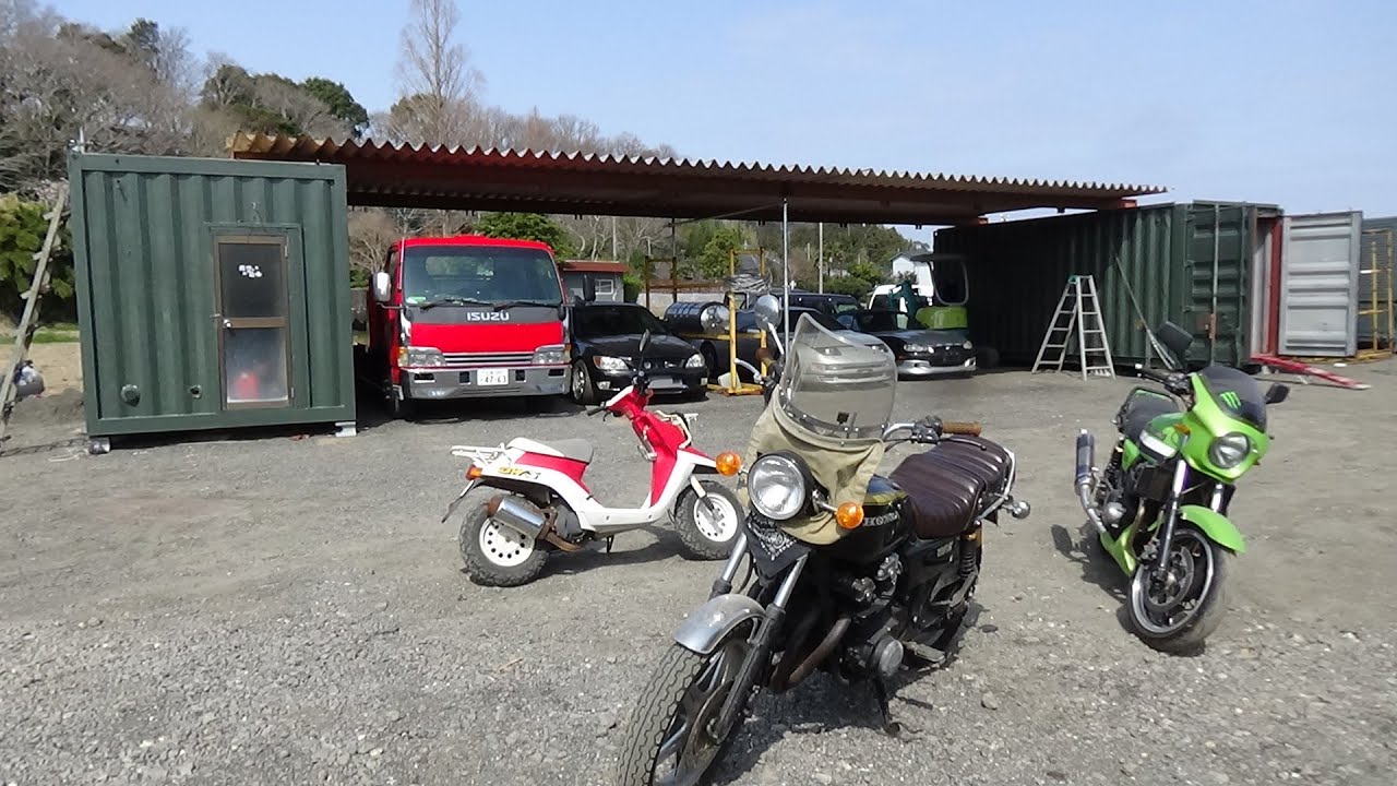 コンテナガレージ造る7日目　コンテナにサッシ取付て　ミリタリー塗装する ペンキ