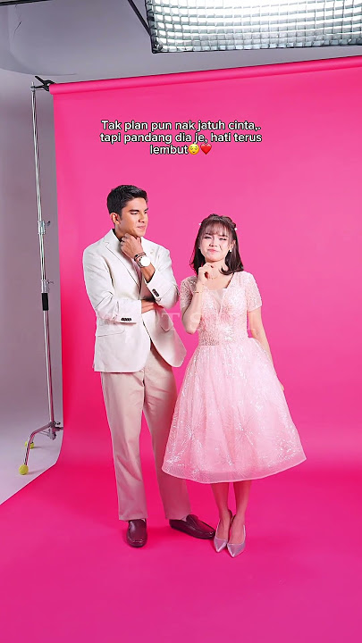 Dari renungan tu je dah cukup buat hati cair 💘 Sebab tu lah ek menang Selebriti Couple Goals Terhan