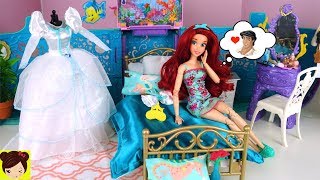Barbie Ariel Rutina de Mañana con Vestido de Novia en Dormitorio de Sirena
