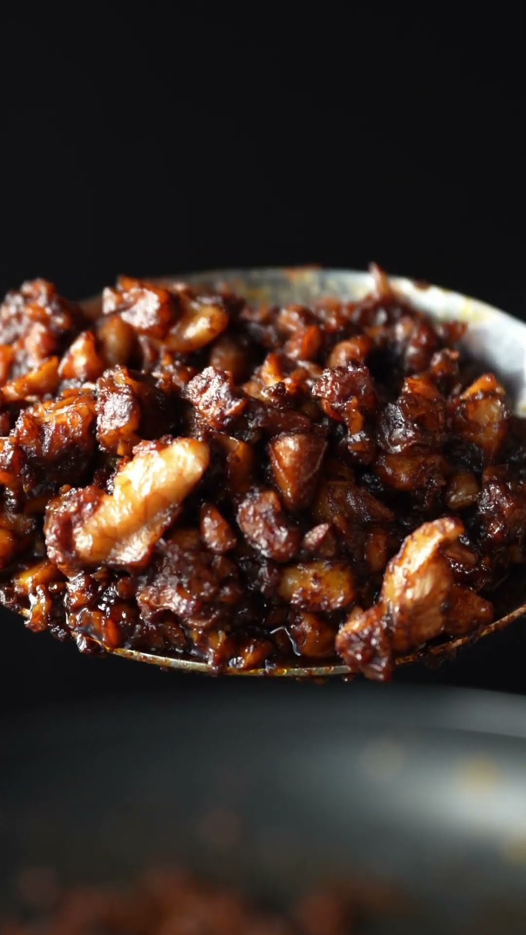 Veganer Chili Bratreis mit Walnuss-Hack - YouTube