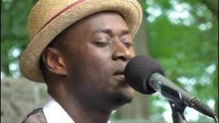Aziz Sahmaoui & University of Gnawa - Kahina - LIVE at Afrikafestival Hertme 2014