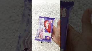 Menemukan Nabati Wafer Ungu