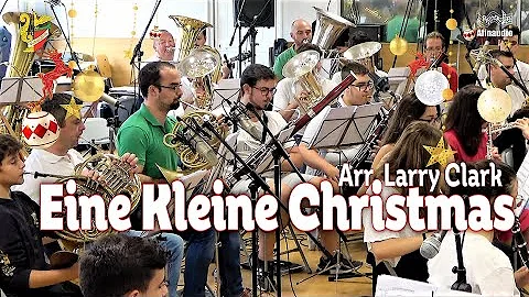 Eine Kleine Christmas - W. A.  Mozart / Arr. Larry...