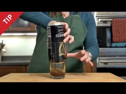 How to Pour the Perfect Guinness from a Can - CHOW Tip