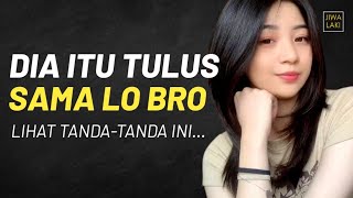 5 Tanda Kalau Wanita Tulus Mencinta Lo