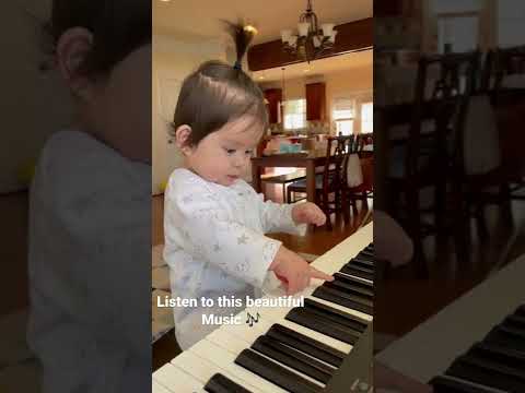 11 months old baby boy loves to play piano 💙